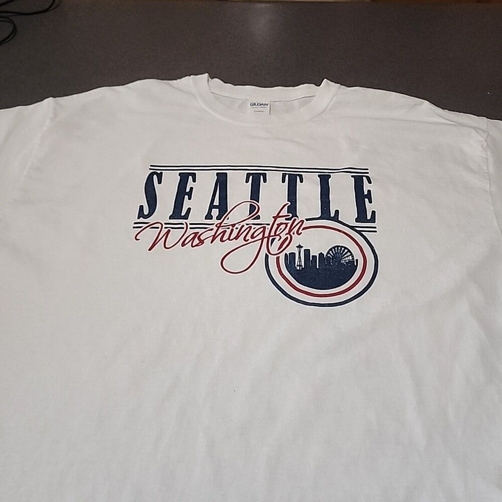 Seattle Washington Souvenir men's XL white Gildan Heavy Cotton T-Shirt